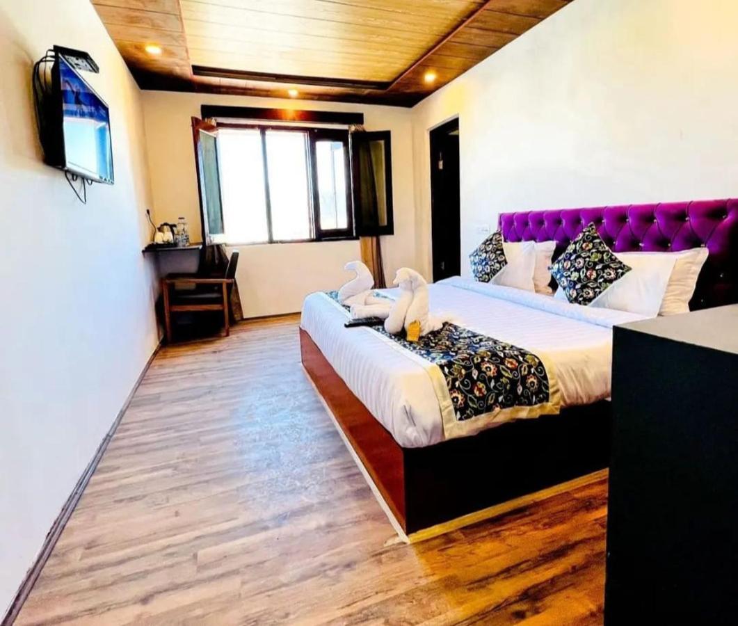 Hotel Poshwan Gulmarg Luaran gambar