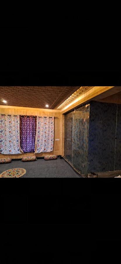 Hotel Poshwan Gulmarg Luaran gambar